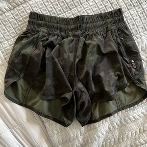 lululemon Track that short size 6